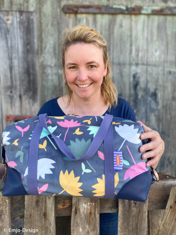 Dekostoff - Samtstoff - Velvet Flowers - Emjo Design - bunt